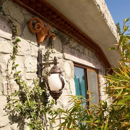 Assos Sivrice Deveboyun Apartment