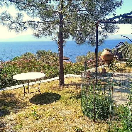 Assos Sivrice Deveboyun Apartment
